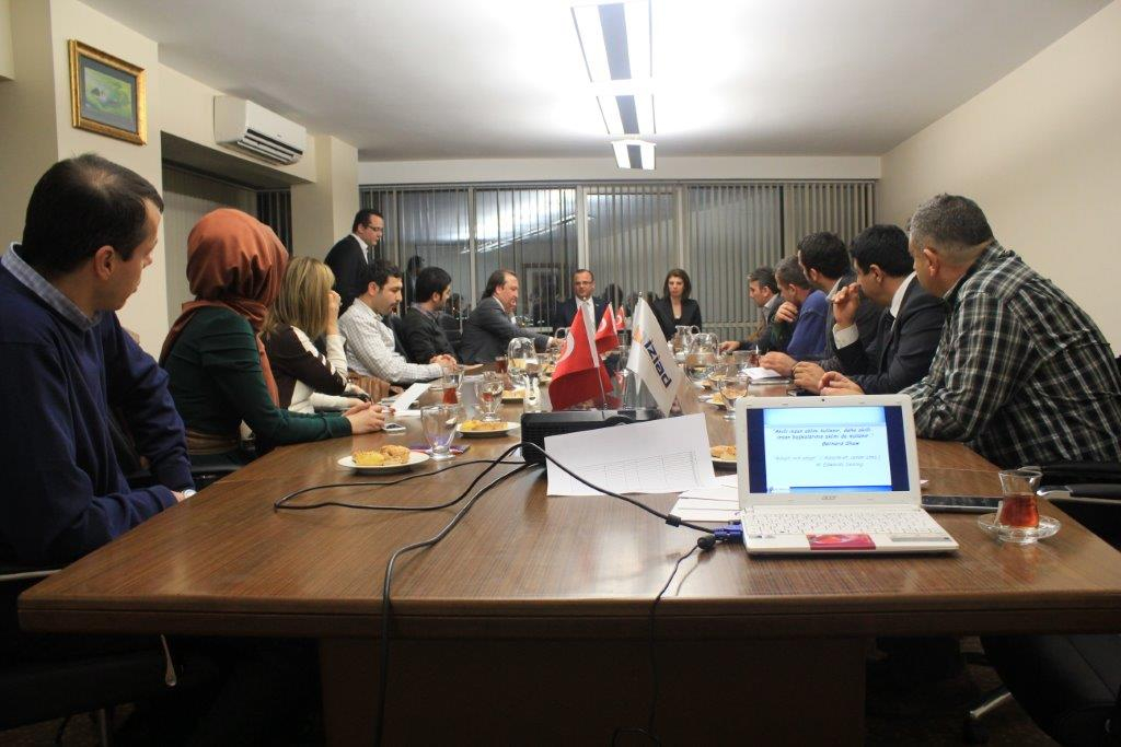İzmir İş adamları Derneği Aile şirketlerinde Kurumsallaşma Eğitimi